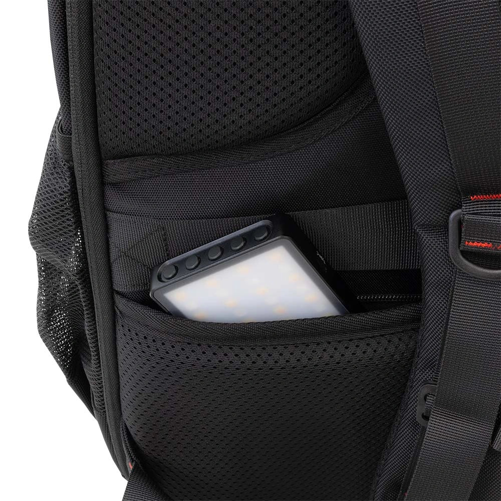 WHITE SHARK BACKPACK 20' GBP-013 DEFENDER BLACK